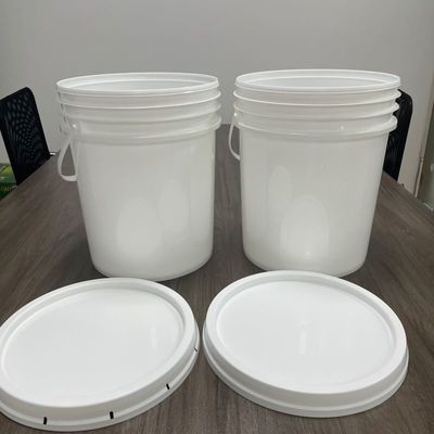 Soluções de Distribuição de Alimentos Balde de plástico de 7 galões com impressão em azul