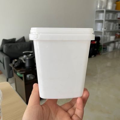 Mantenha suas ferramentas bem armazenadas com este balde de plástico transparente e vedação selada