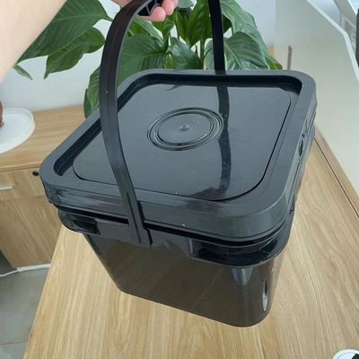 Container de plástico quadrado personalizado para armazenamento e transporte de produtos químicos