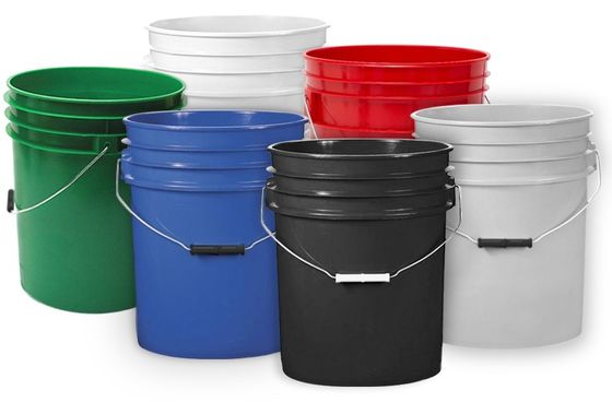 Balde de plástico de tampa fácil de abrir e fechar em tamanhos 3L-25L para aplicações personalizadas
